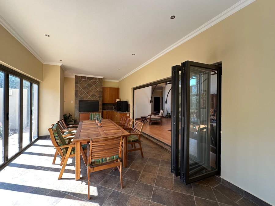 5 Bedroom Property for Sale in Xanadu Eco Park North West